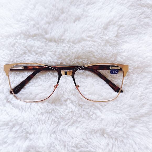 Esme Metallic Pink Classic Sleek Reader Glasses - Picture 3 of 10